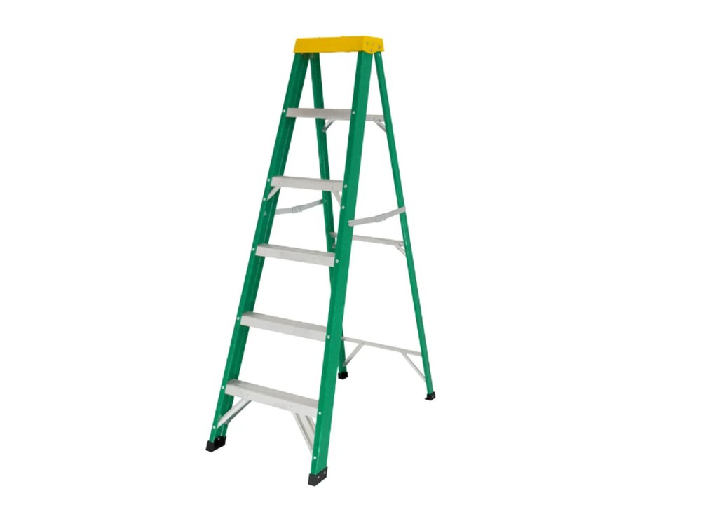 Escalera dieléctrica de 5 peldaños